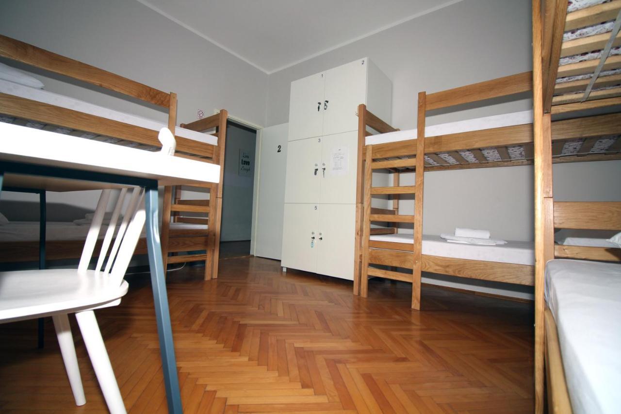 Hostel Marko 迪斯诺 外观 照片